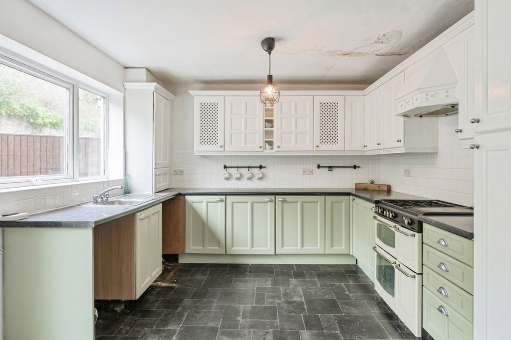 Property photo 3 of 20 Pbox-Img.Jpg