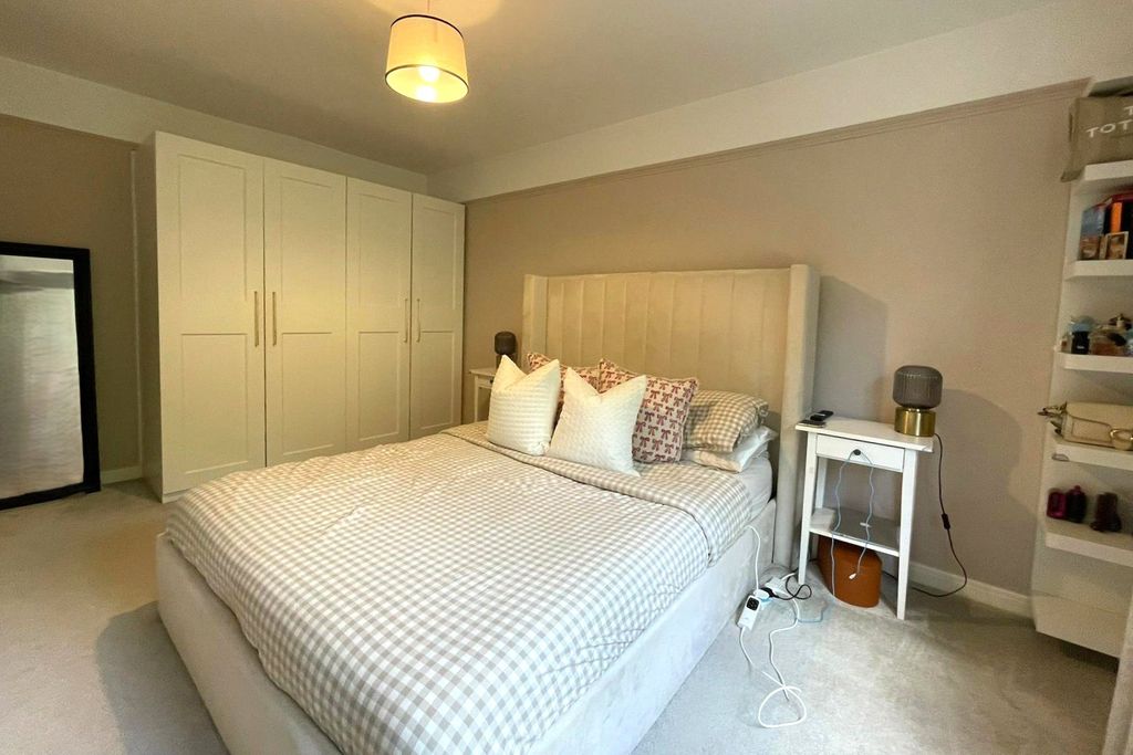 Property photo 3 of 9 Picture No. 11