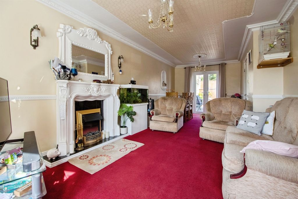 Property photo 2 of 11
