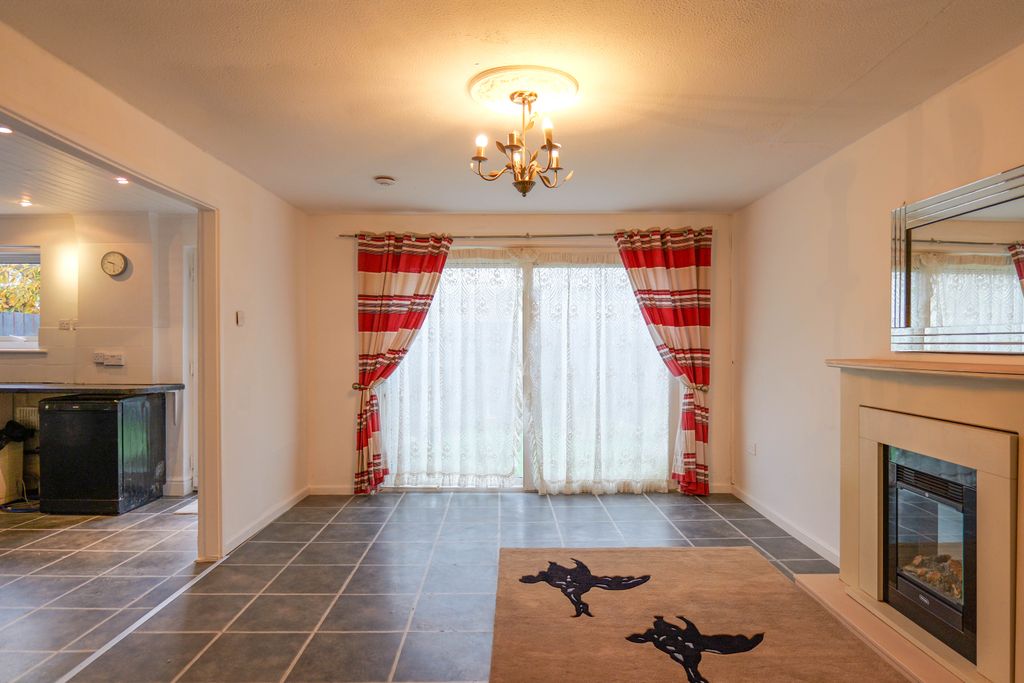 Property photo 2 of 24