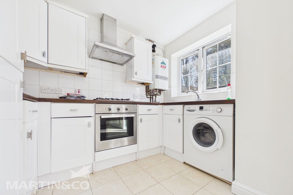 Property photo 3 of 18 Cam01953G0-Pr0153-Still009