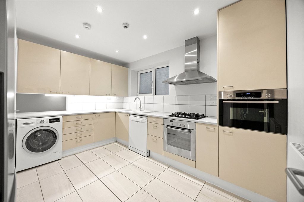 Property photo 2 of 14 Picture No. 13