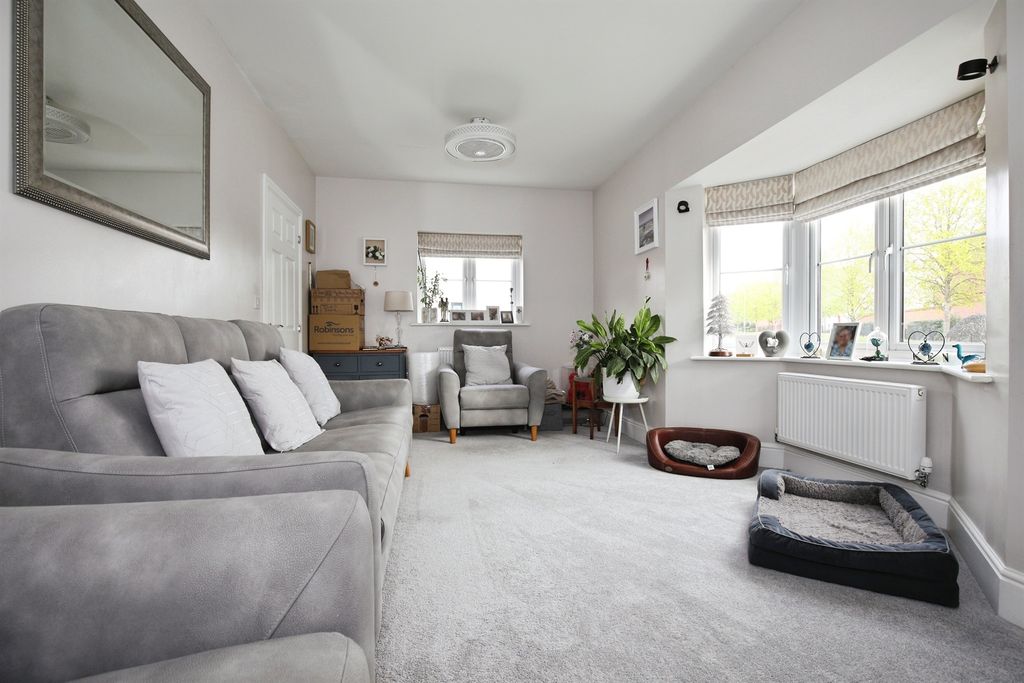 Property photo 3 of 18