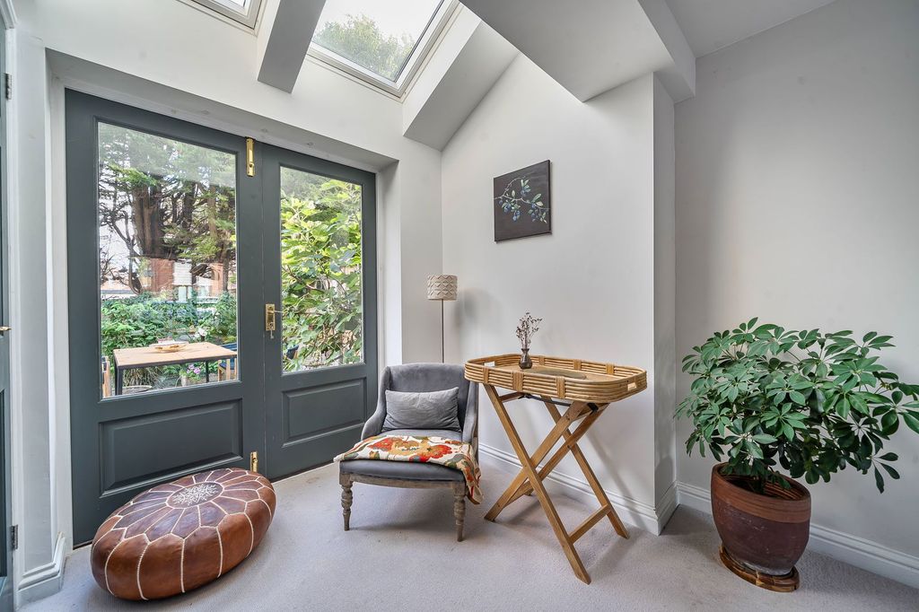 Property photo 3 of 18