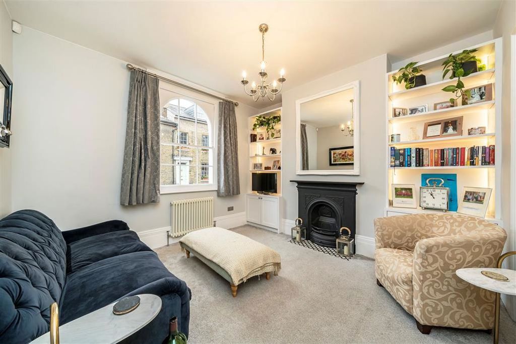 Property photo 2 of 11