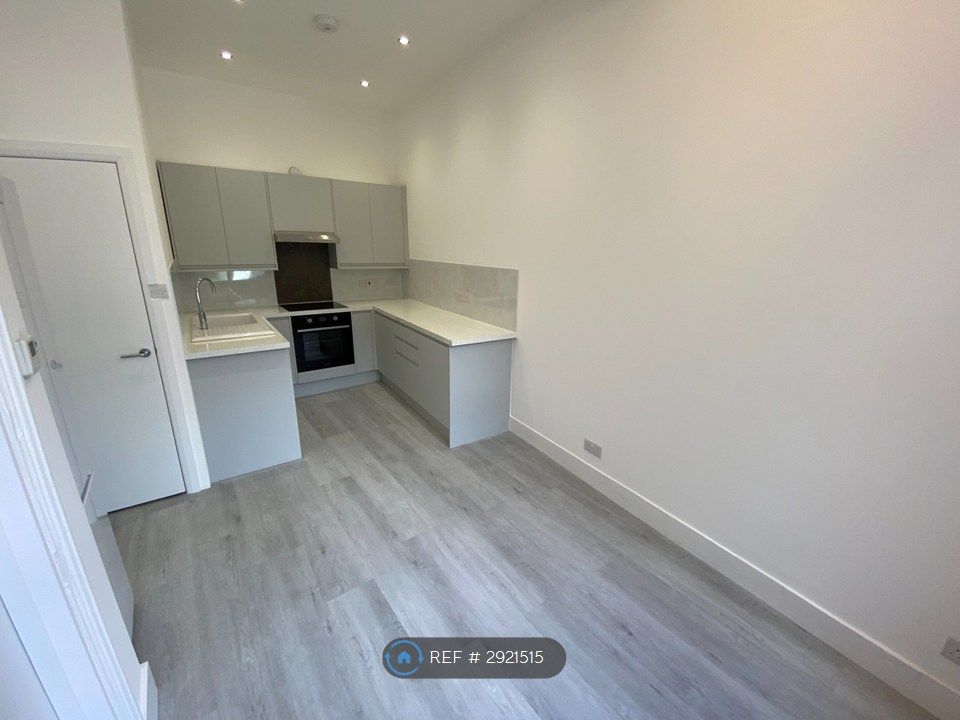 Property photo 3 of 9 Kitchen Diner