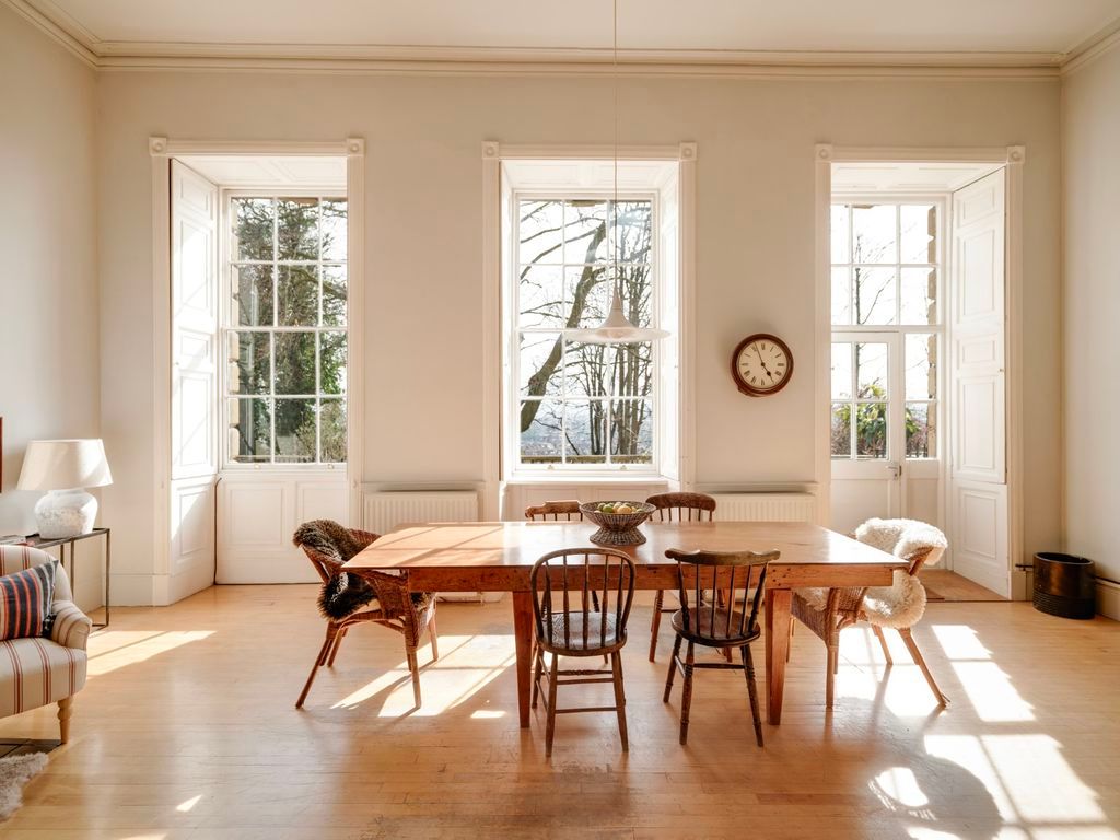 Property photo 3 of 20 Dining Area