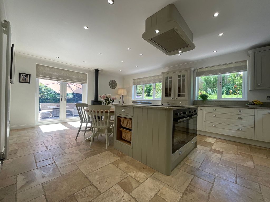Property photo 2 of 43
