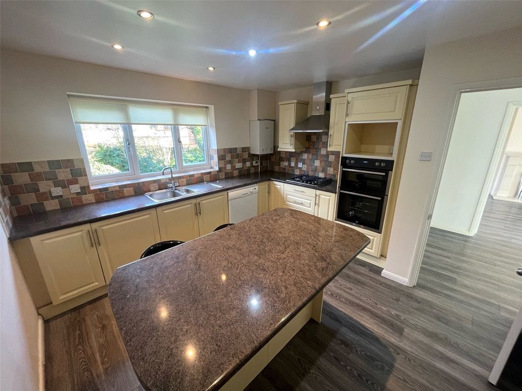 Property photo 2 of 15 Picture No. 36