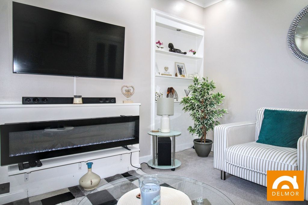 Property photo 3 of 17