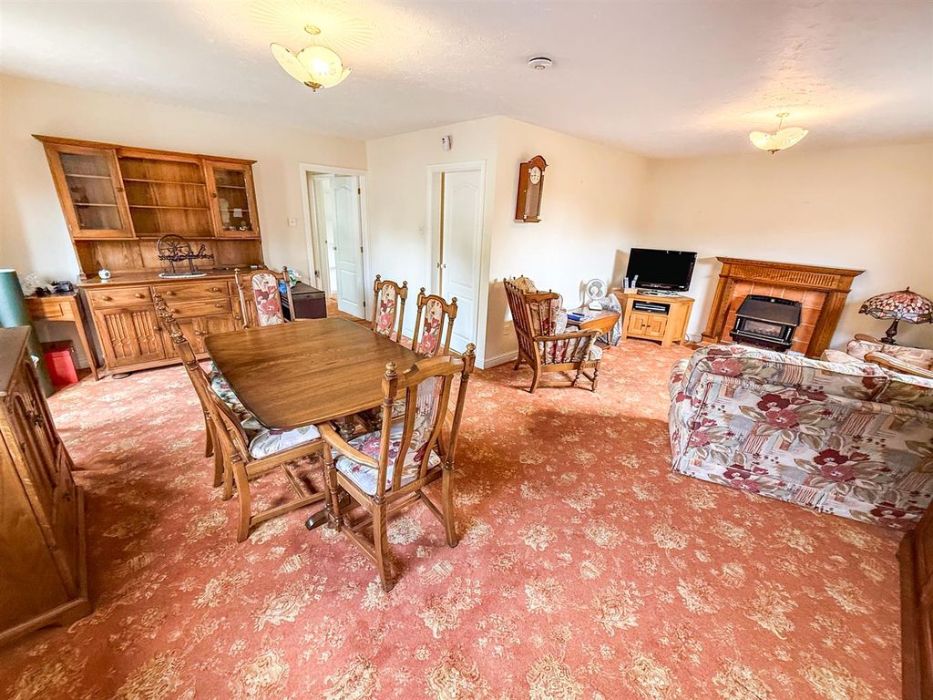 Property photo 2 of 23 Lounge/Dining Room