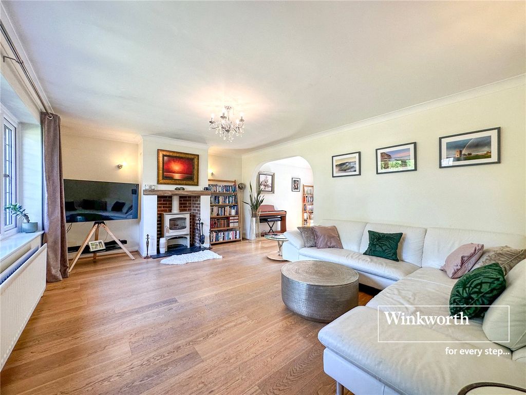 Property photo 2 of 17 Picture No. 12