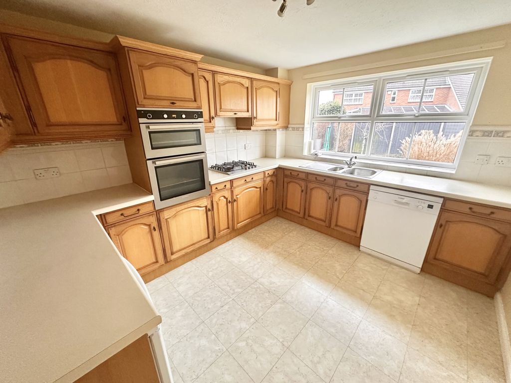 Property photo 3 of 14 Img_3521