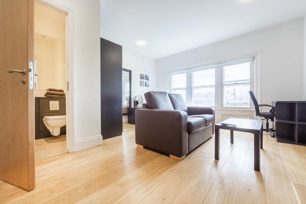 Property photo 2 of 7 S40 Lo-Res.Jpg