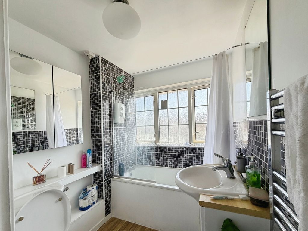 Property photo 3 of 6 Bathroom