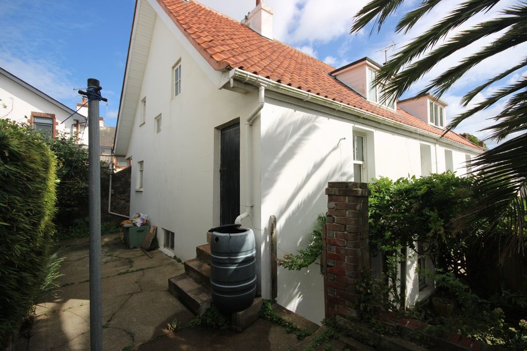 Property photo 1 of 29