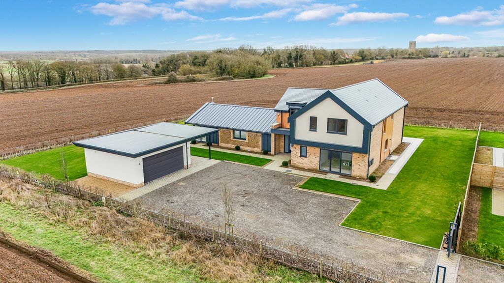 Property photo 1 of 47 5054311