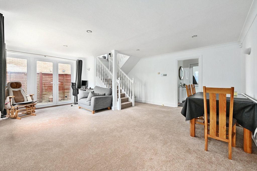 Property photo 2 of 12 Picture 2