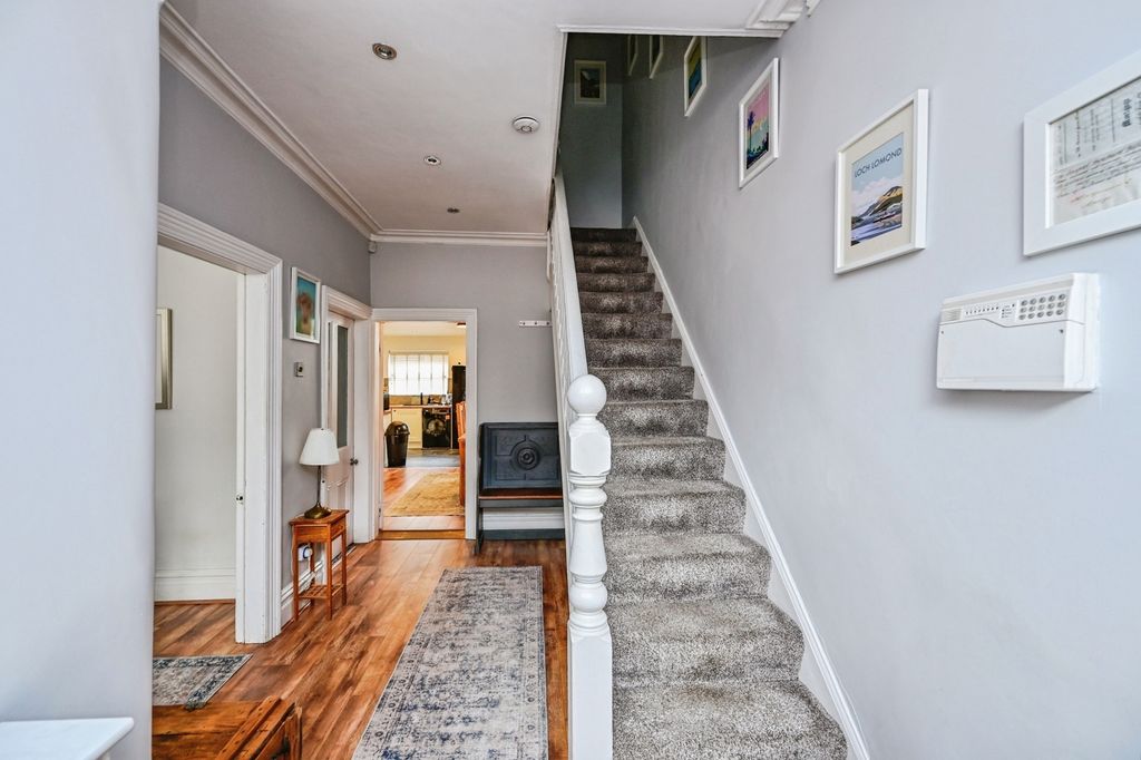 Property photo 3 of 18 Pbox-Img.Jpg