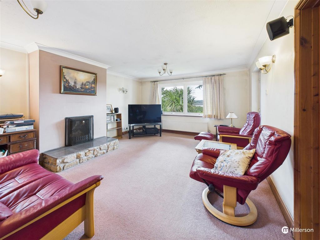 Property photo 2 of 25 Cam05426G0-Pr0048-Still001.Jpg