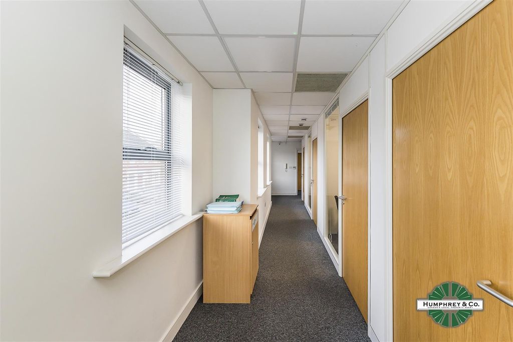 Property photo 3 of 11 1A  Fullers Parade - 02.Jpg