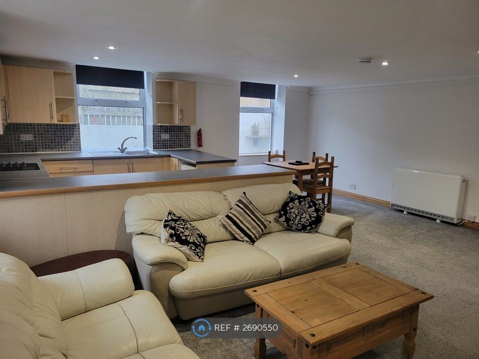 Property photo 3 of 15 Lounge Area