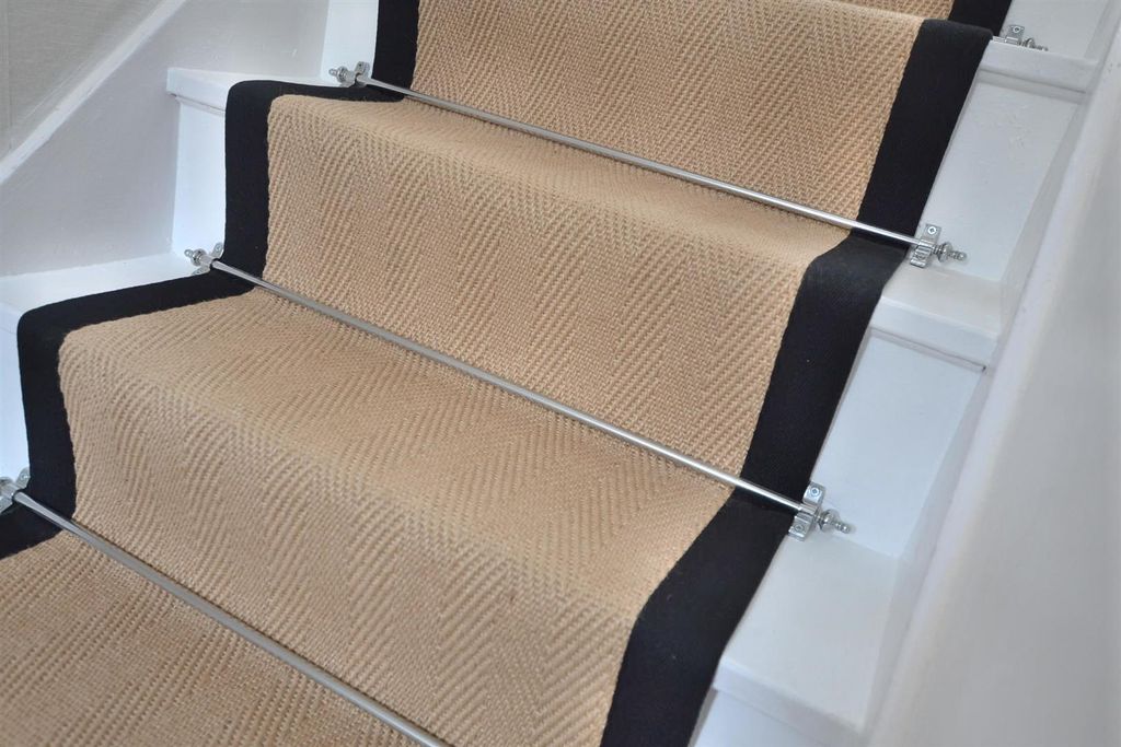 Property photo 3 of 17 Avenue Road (16).Jpg