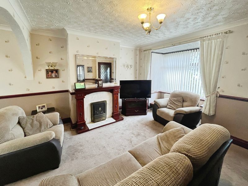 Property photo 2 of 13 Lounge