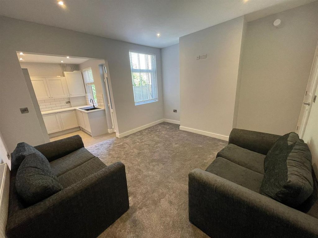 Property photo 2 of 4