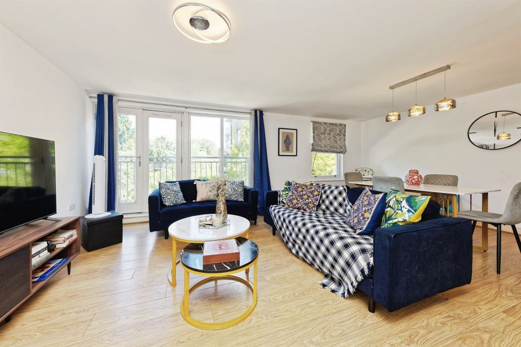 Property photo 2 of 18