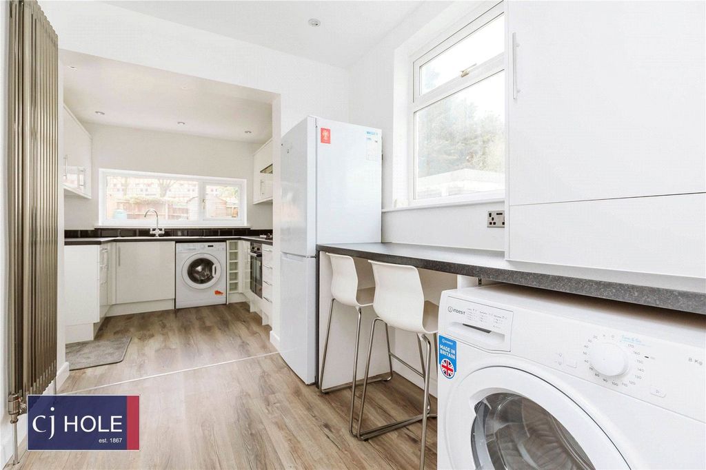 Property photo 2 of 19 Picture No. 97