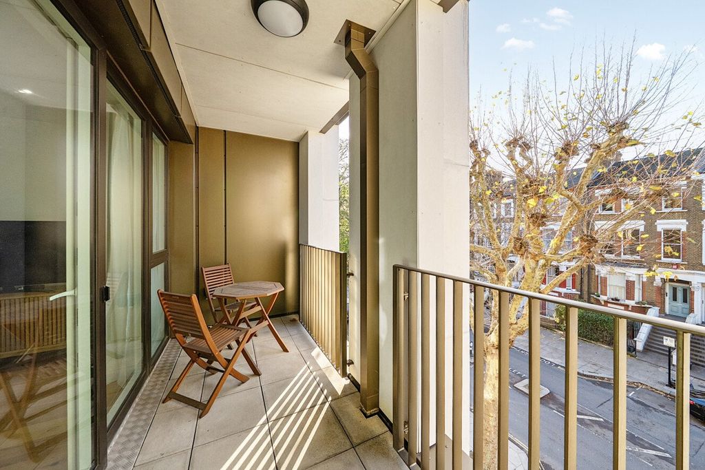 Property photo 3 of 12 Picture No. 11