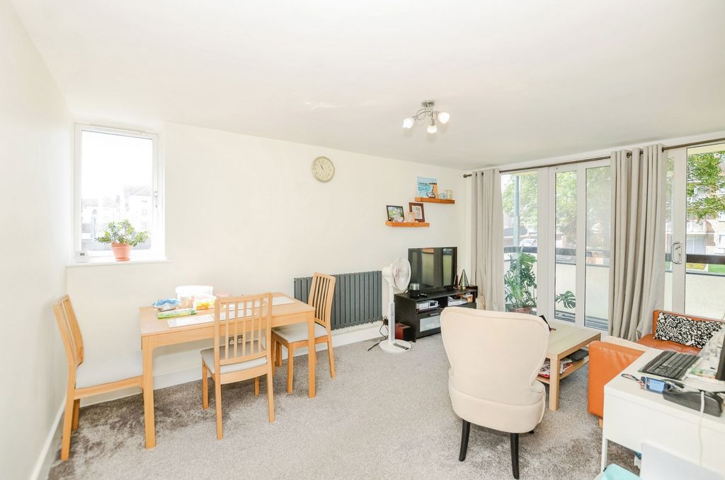 Property photo 1 of 17 Pbox-Img.Jpg
