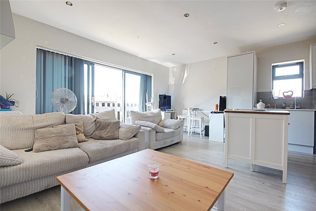 Property photo 2 of 11 Picture No. 03