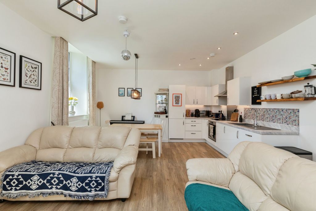 Additional image 5 of 2 bed flat for saleCaptains Garden, Bristol BS16
