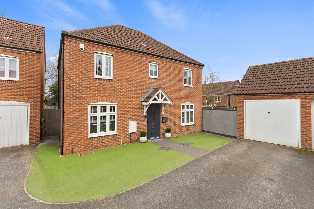 Property photo 1 of 33