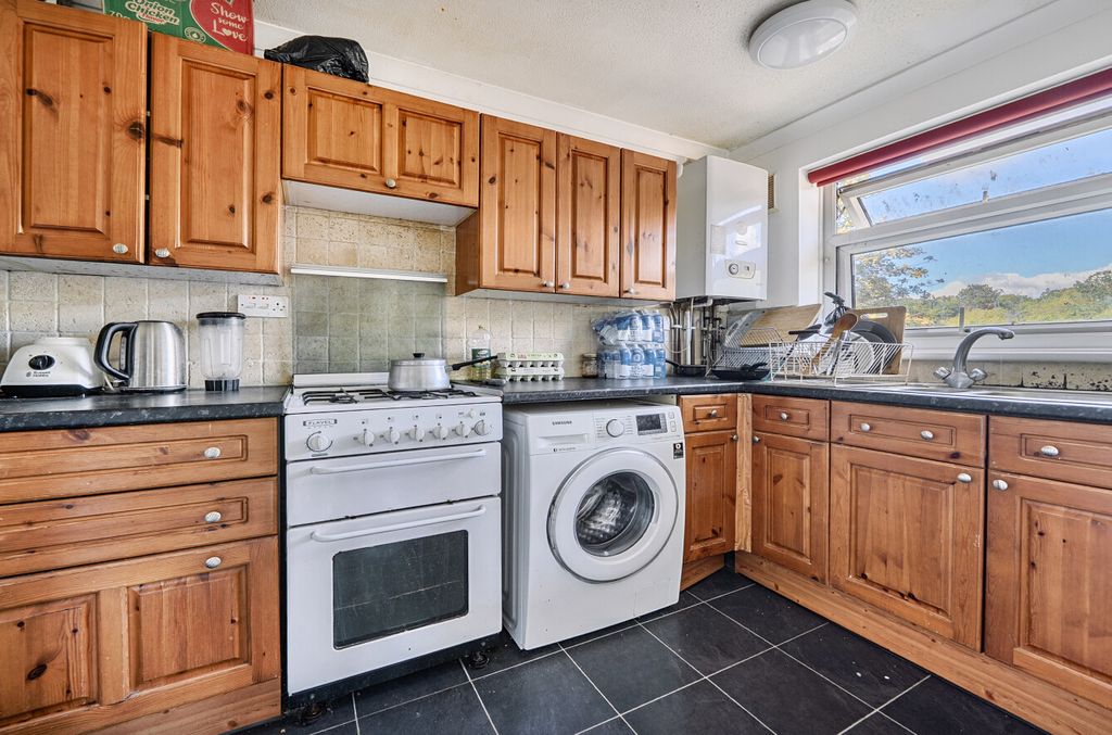 Property photo 2 of 14 Kitchen
