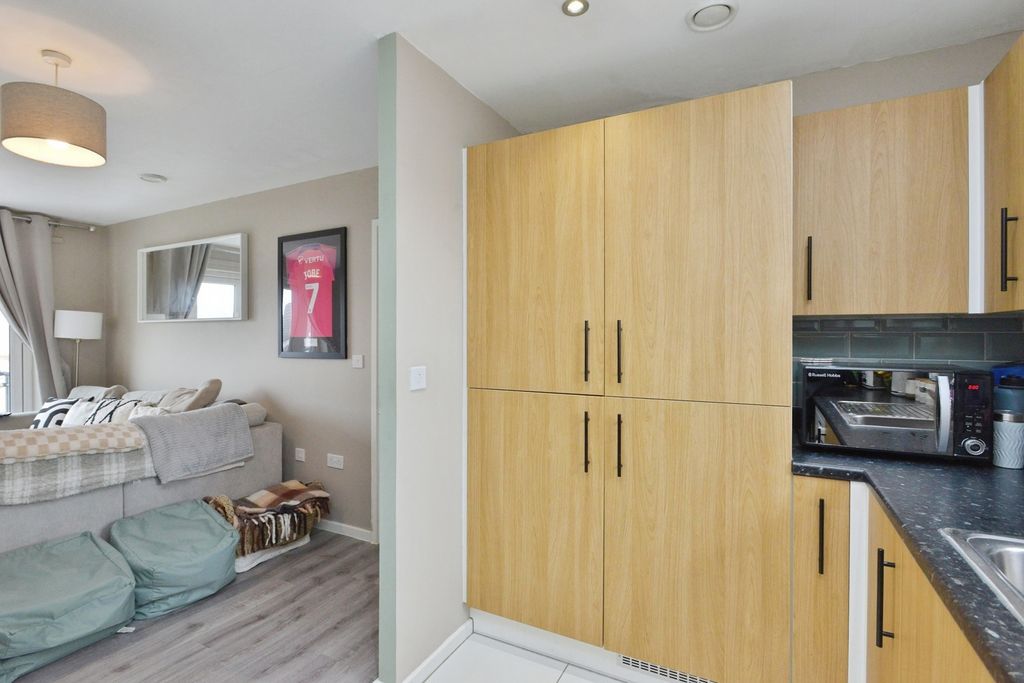 Property photo 2 of 17 Pbox-Img.Jpg