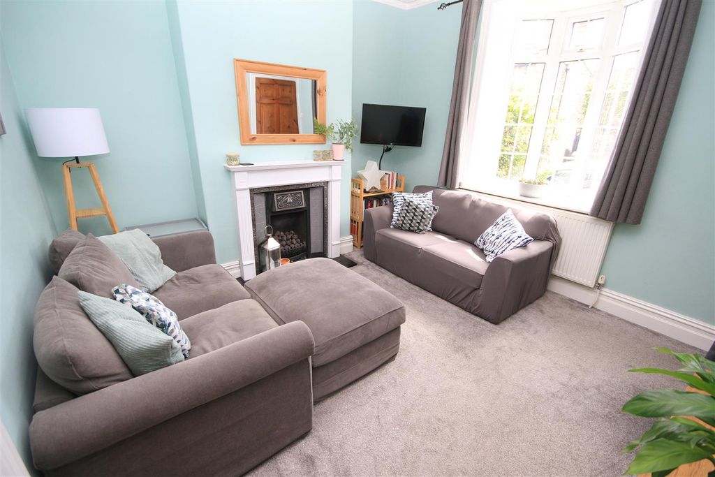 Property photo 2 of 11