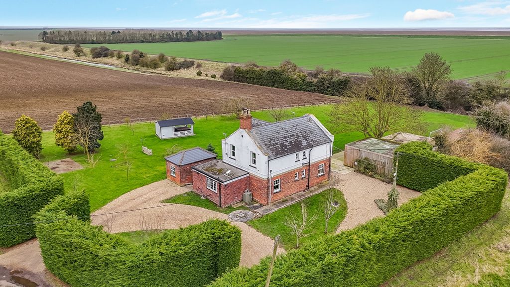 Property photo 1 of 41 3962360