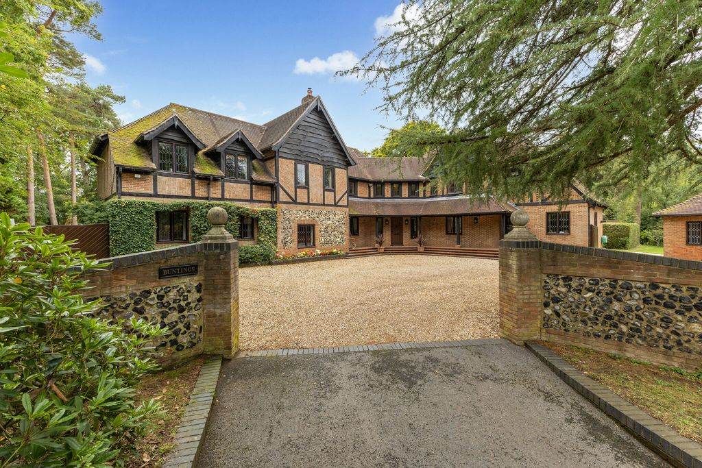 Property photo 1 of 25