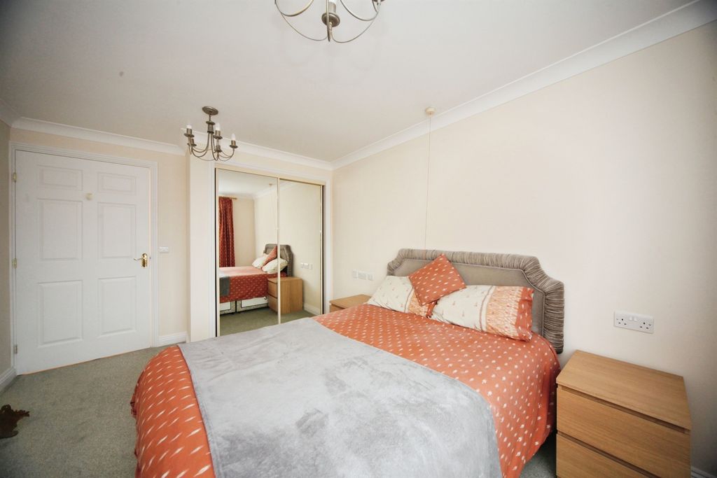 Property photo 3 of 12