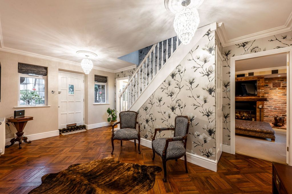 Property photo 3 of 38