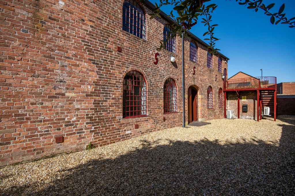 Property photo 2 of 12 2