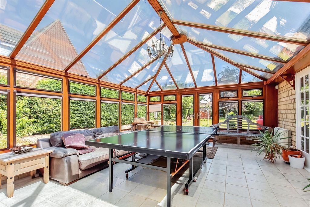 Property photo 1 of 34 Conservatory
