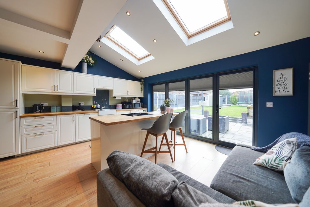 Property photo 3 of 27 Dsc08481