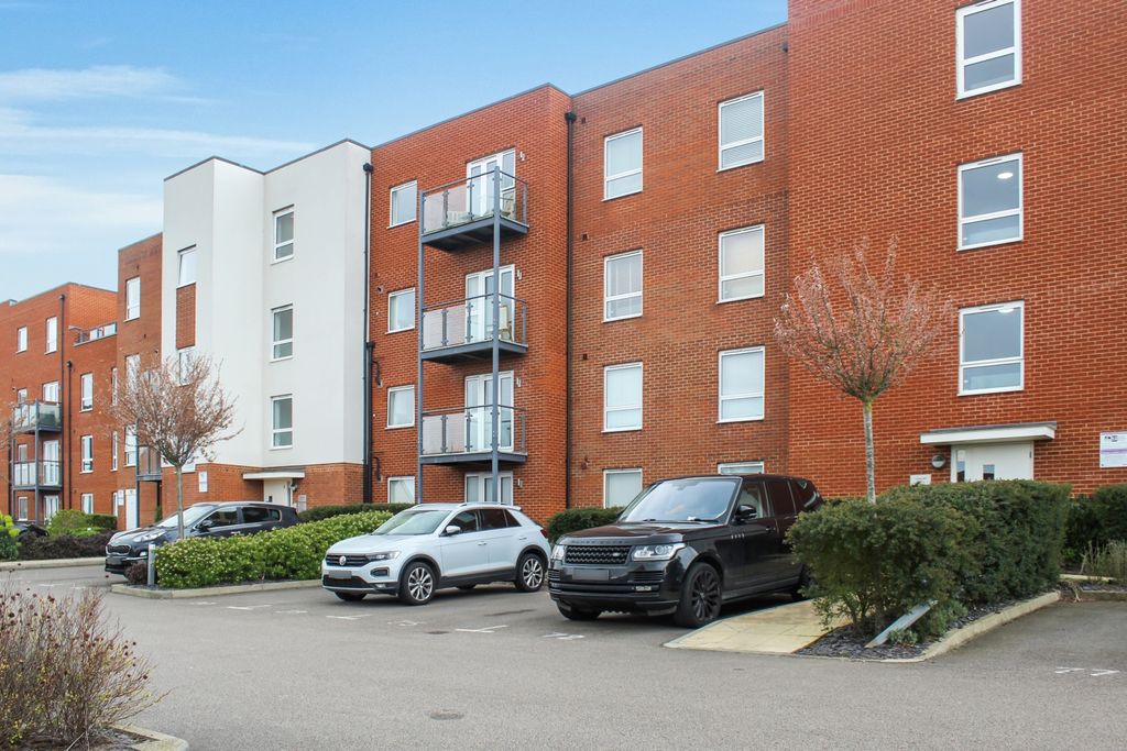 Property photo 1 of 8 Frontal