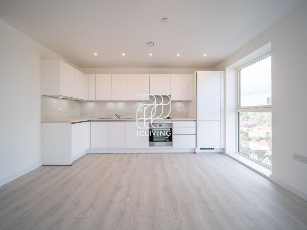 Property photo 2 of 9 Kitchen