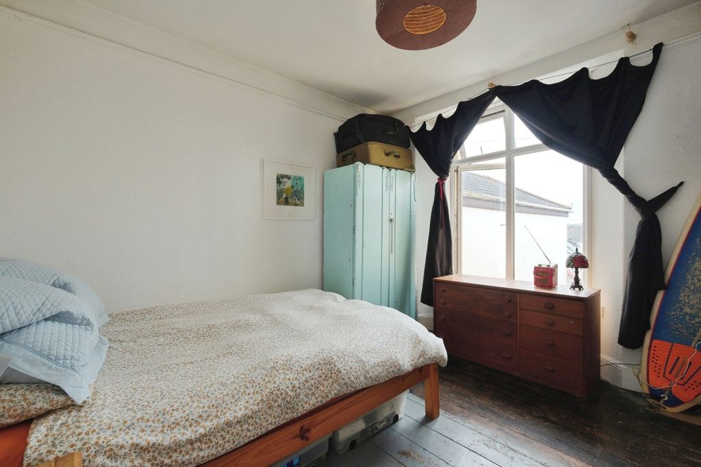 Property photo 3 of 12 Pbox-Img.Jpg