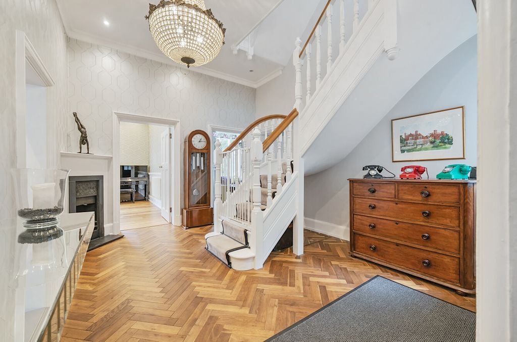Property photo 3 of 39 1302767-1-683F2Ff...
